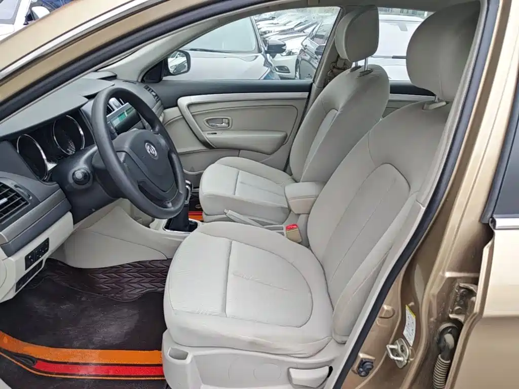 Dongfeng Aeolus Dongfeng Fengshen A60 2015 2016 Model 1.5L Manual Luxury
