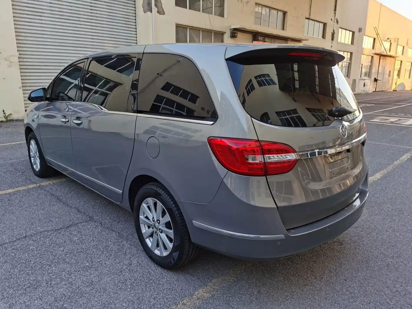 Фото 7 - Buick GL8