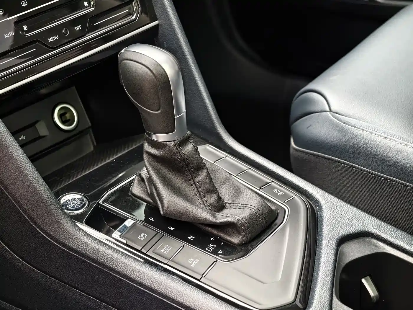 Volkswagen Tharu 2023 300TSI 2WD Full Moon Edition фото 11