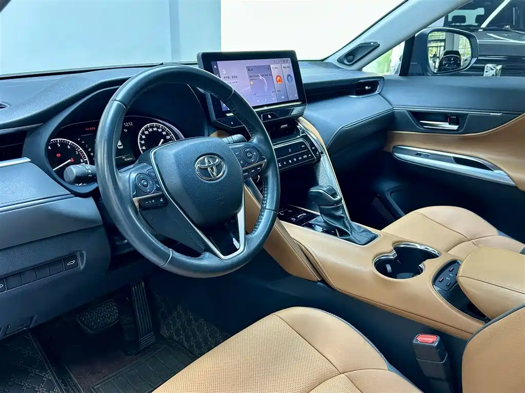Toyota Venza 2022 2.0L CVT 2WD Premium фото 8
