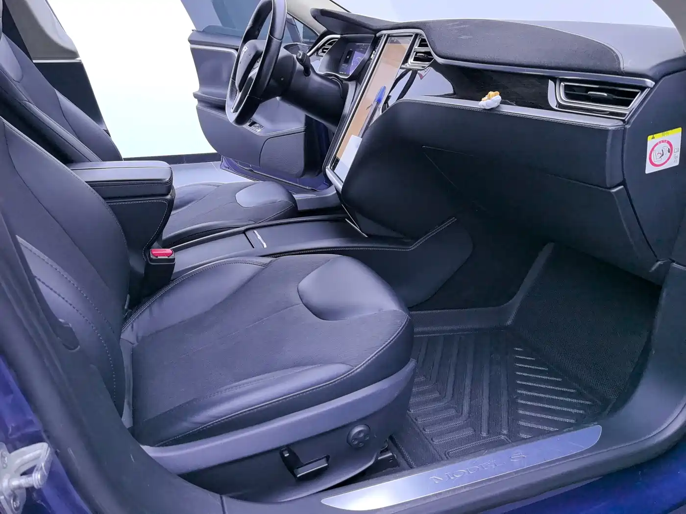 TESLA MODEL S