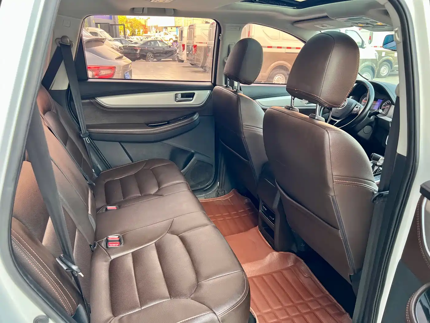 Dongfeng Fengxing Jingyi X5 2017 2017 Model 1.6L CVT Exclusive