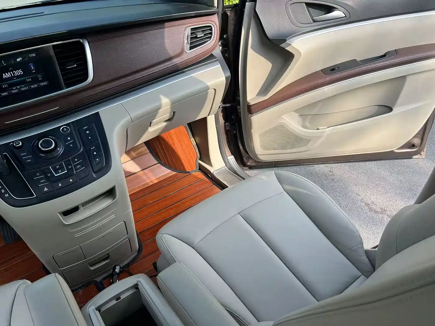Buick GL8 2018 28T Luxury Model China VI фото 11