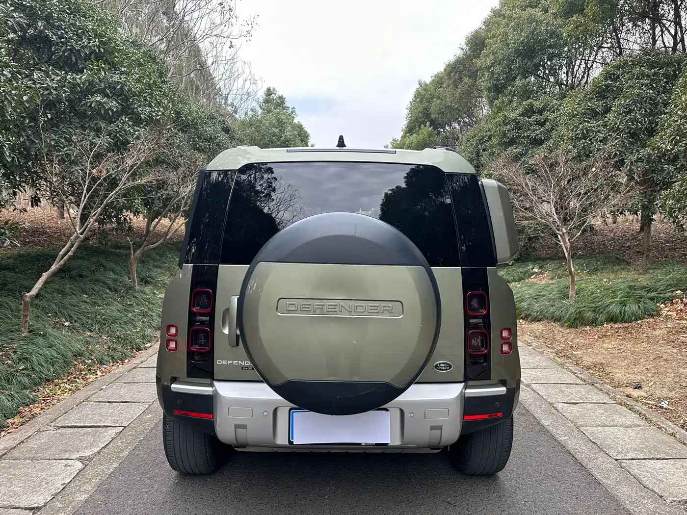 Land Rover Defender 2020 Model 110 P400 HSE фото 3