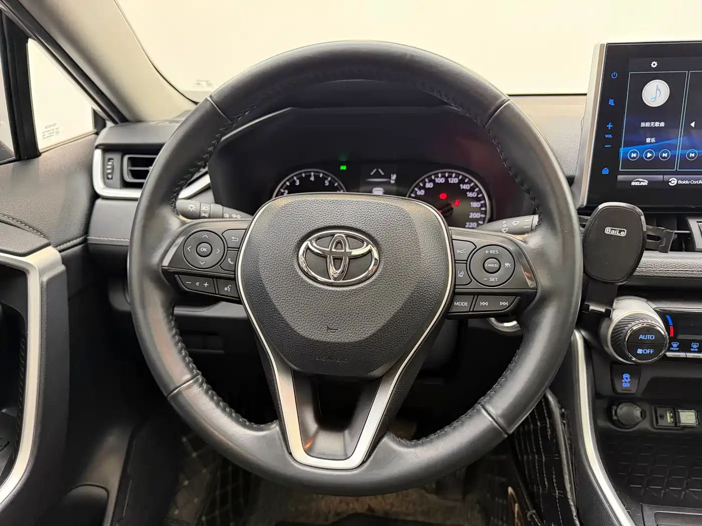 Toyota Wildlander 2021 2.0L CVT 2WD Luxury Edition фото 12