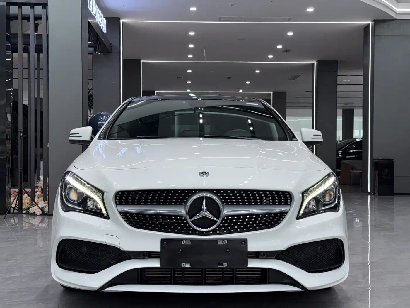 Mercedes-Benz CLA (Import) 2019 CLA 200 Fashion фото 2