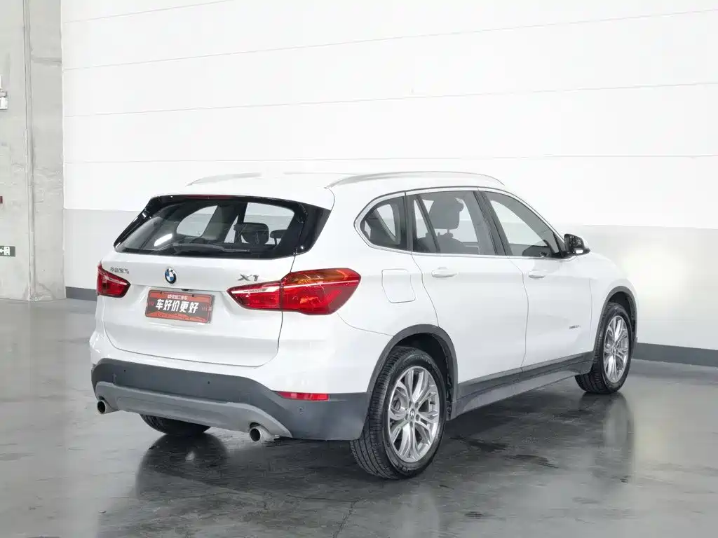 Фото 2 - BMW X1