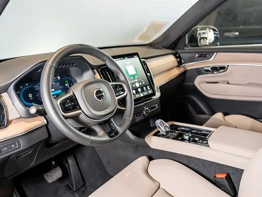 VOLVO XC90 PLUG IN HYBRID