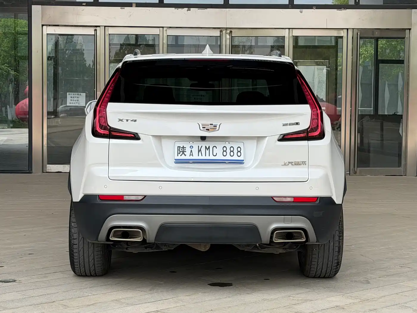 CADILLAC XT4