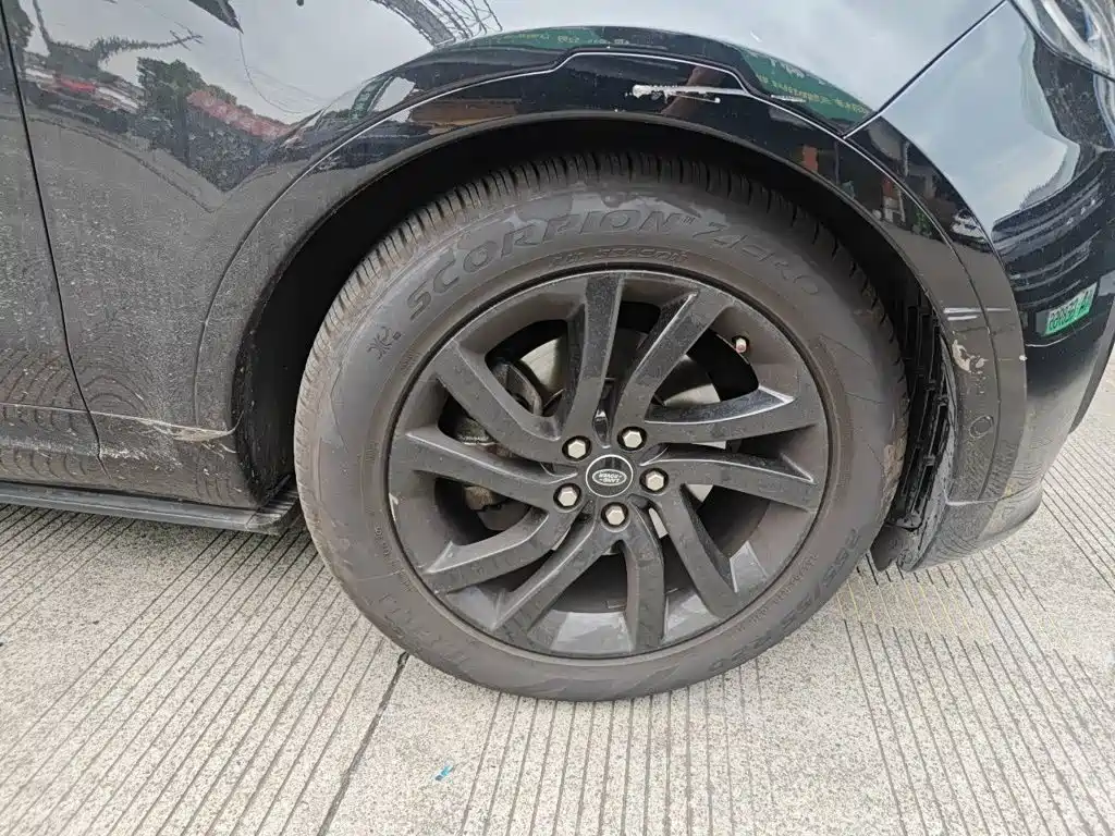 Photo 8 - Land Rover Discovery