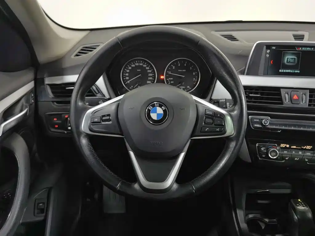 Фото 11 - BMW X1