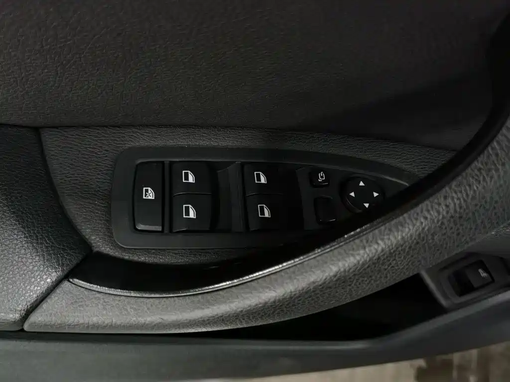 Фото 9 - BMW X1