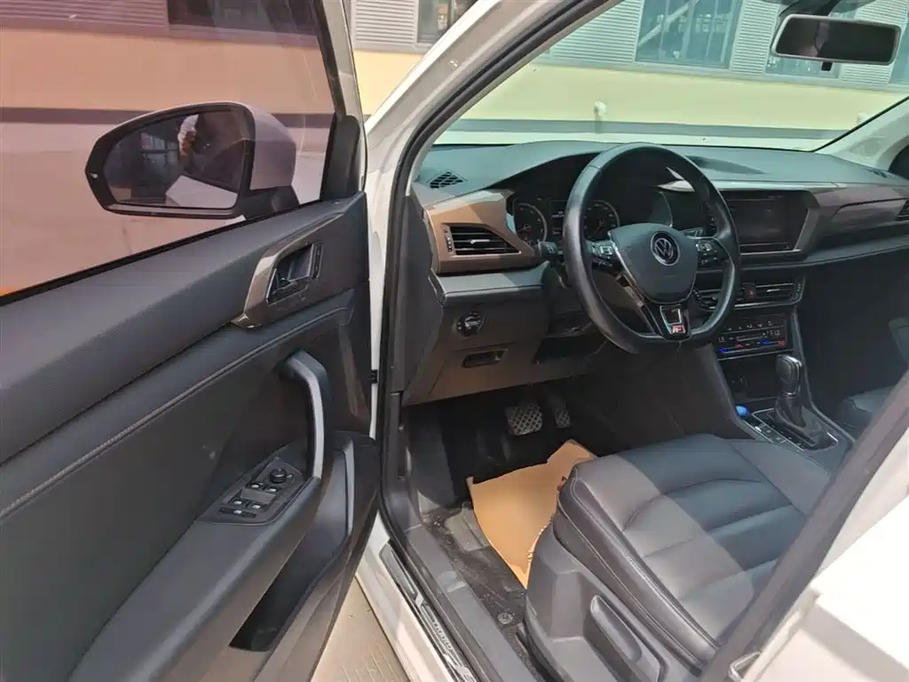 VOLKSWAGEN TUYUE