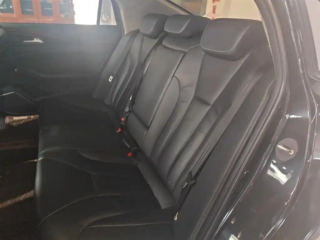 Hongqi H5 2019 30TD Style Edition фото 17