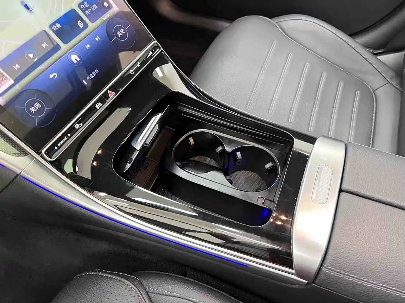 Mercedes-Benz C-Class 2024 C 260 L Night Edition Sport фото 18