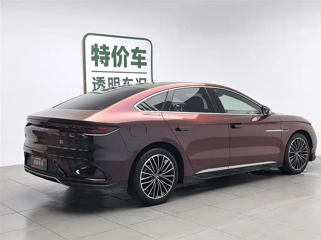 BYD Han 2022 DM-i 121KM Prestige фото 2