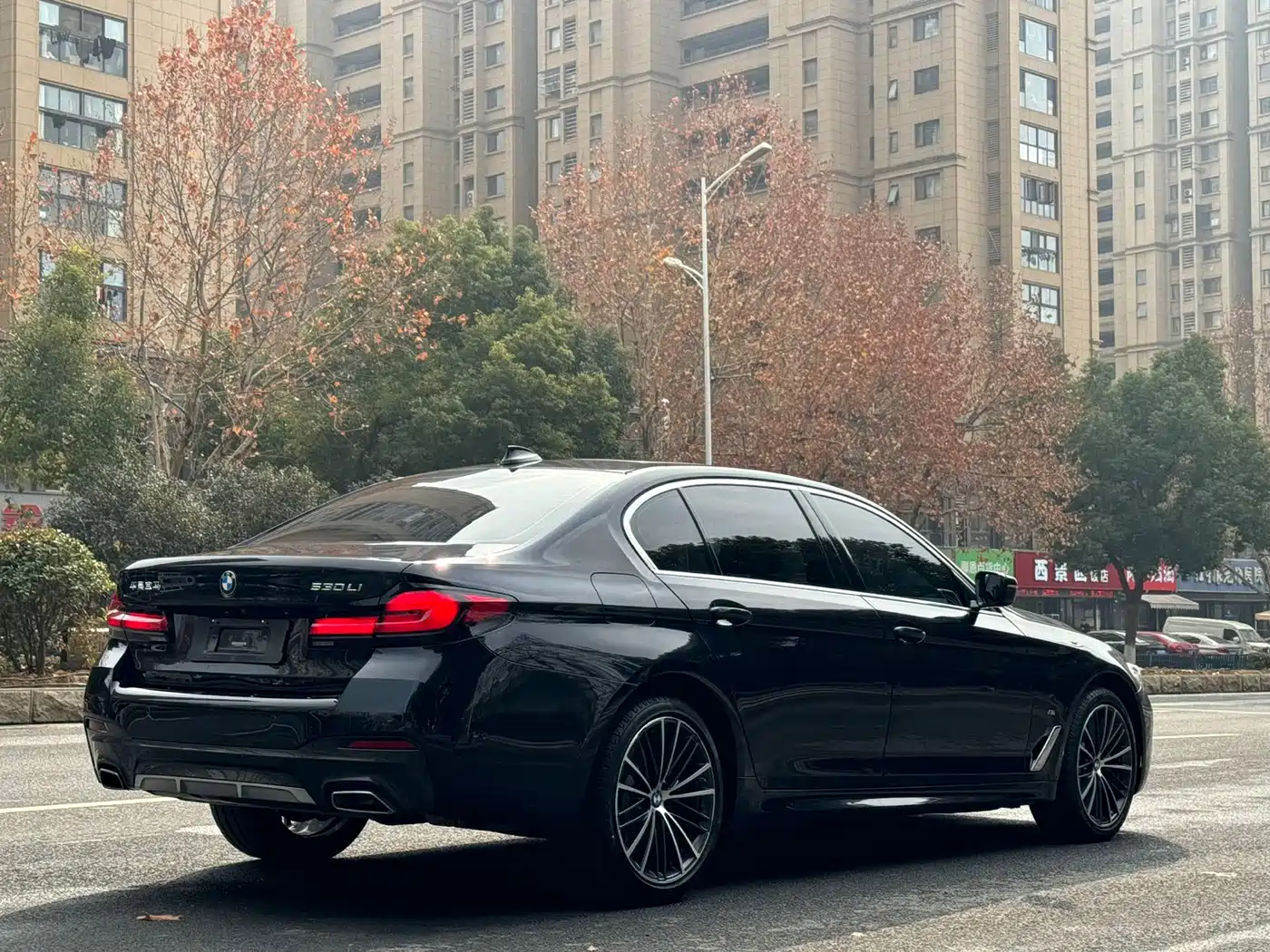 BMW 5 Series 2023 530Li Leading M Sport Package фото 4