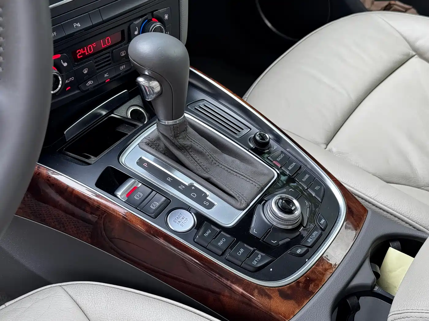 Audi Q5 2010 2.0TFSI Comfort фото 5