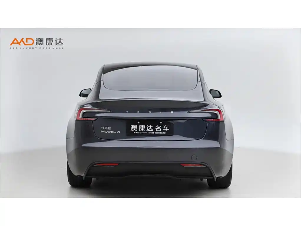 Фото 4 - Tesla Model 3