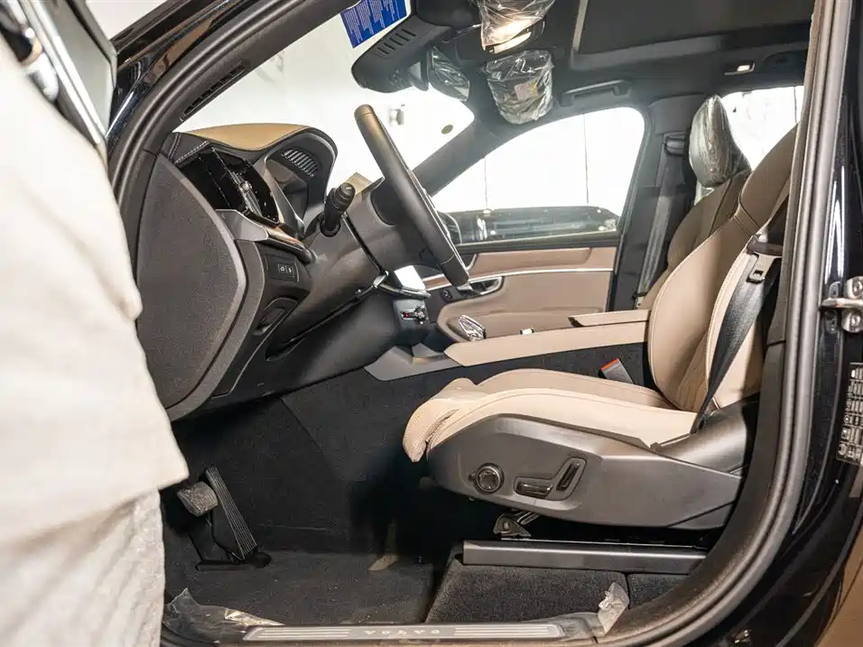 VOLVO XC90 PLUG IN HYBRID