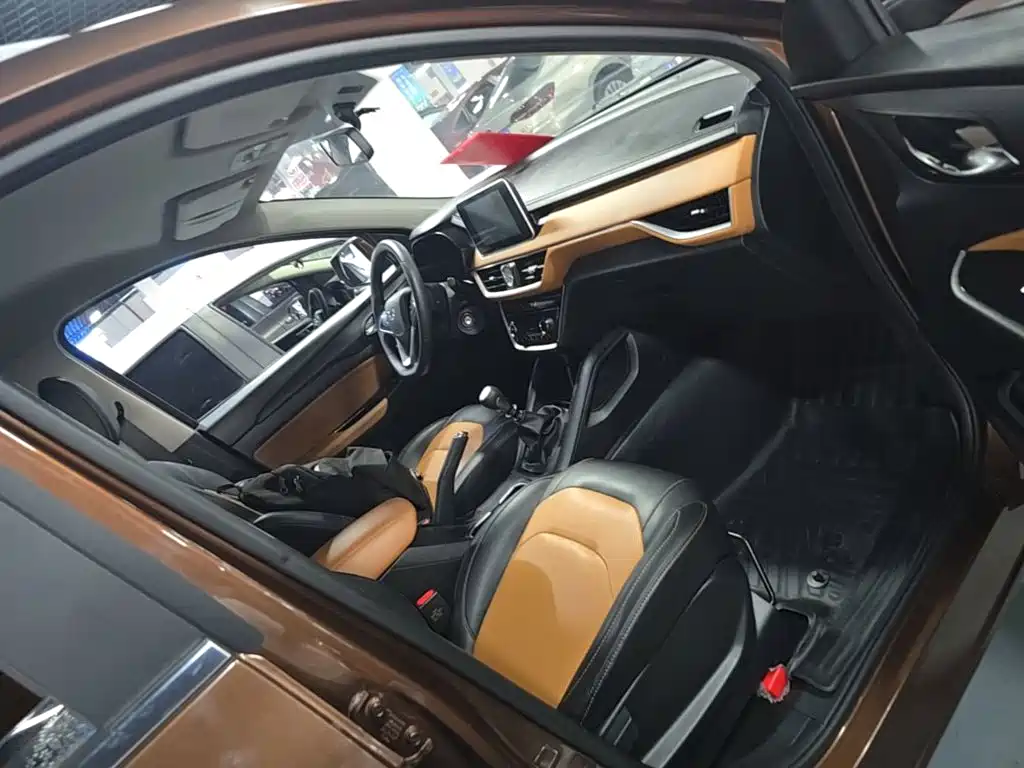 Wuling Motors Wuling Hongguang S3 2020 2019 1.5L Manual Luxury Model China VI