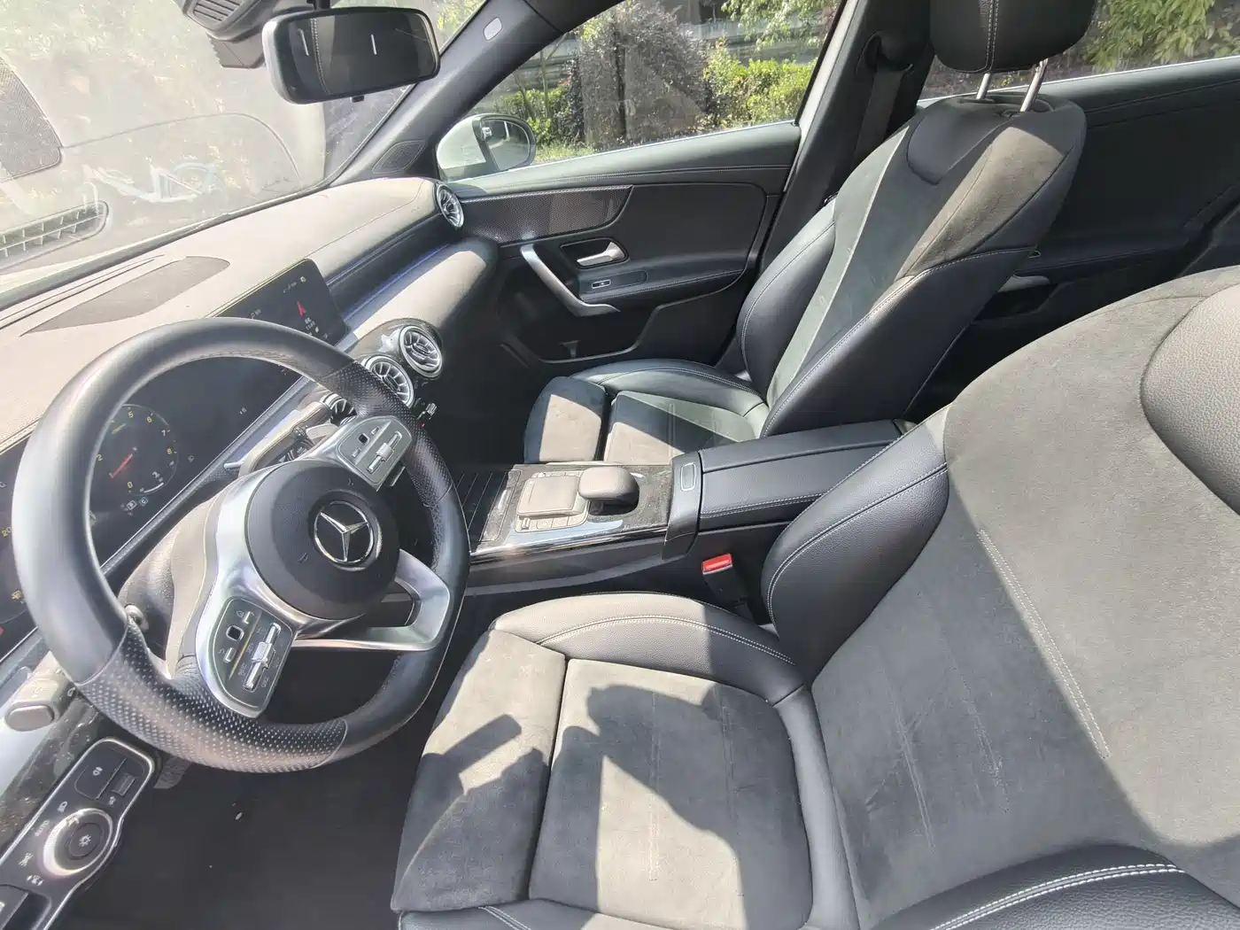 Mercedes-Benz A-Class 2022 A 200 L Sport Sedan Dynamic фото 11