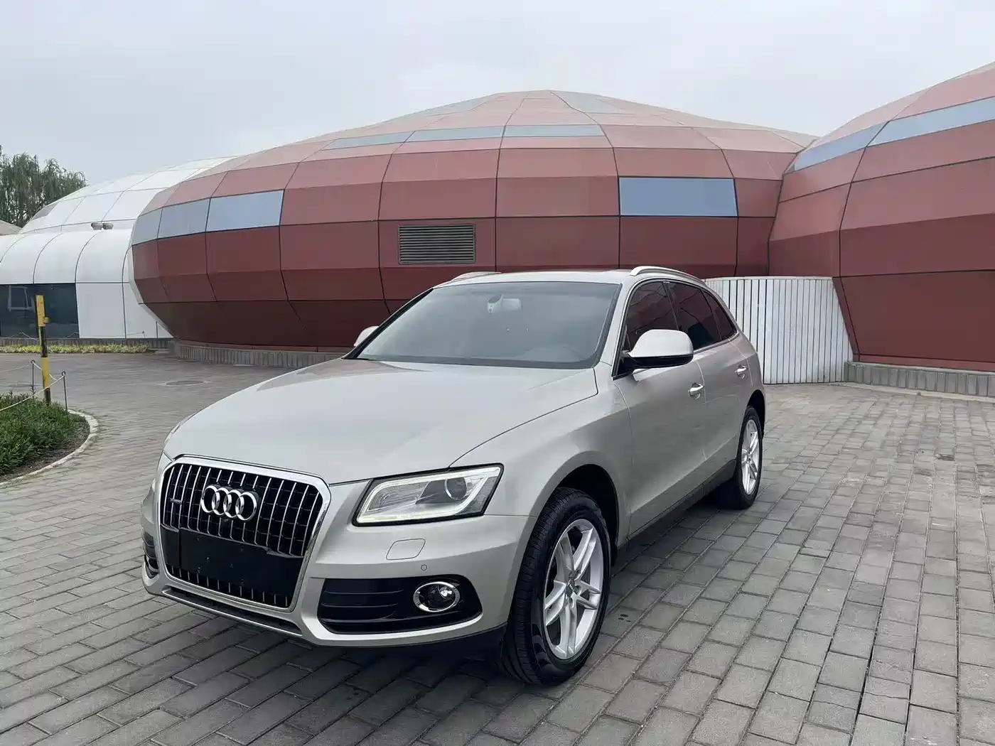 Audi Q5 2016 40 TFSI Comfort Model