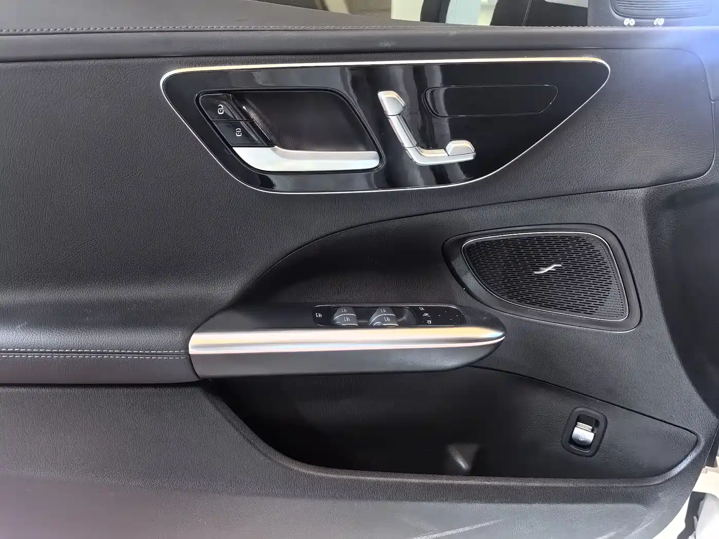 Mercedes-Benz C-Class 2024 C 260 L Sport фото 5