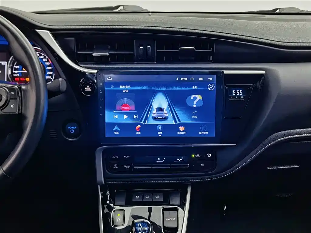 Toyota Corolla 2017 Facelift Hybrid 1.8L E-CVT Elite Edition фото 12