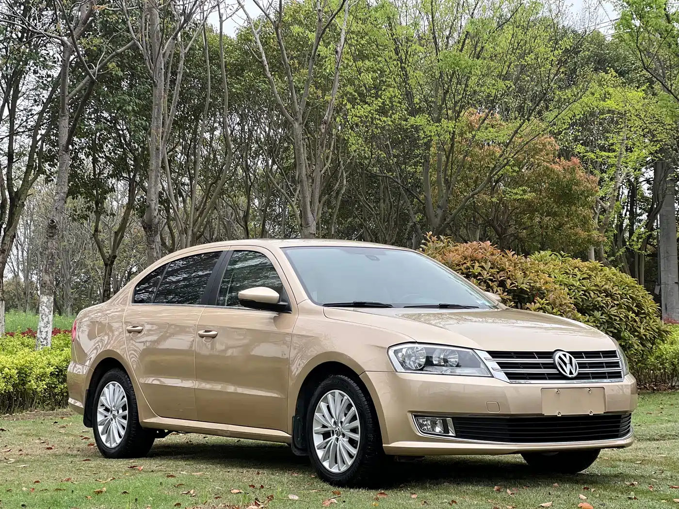 Volkswagen Lavida 2013 Model 1.4TSI DSG Luxury фото 3