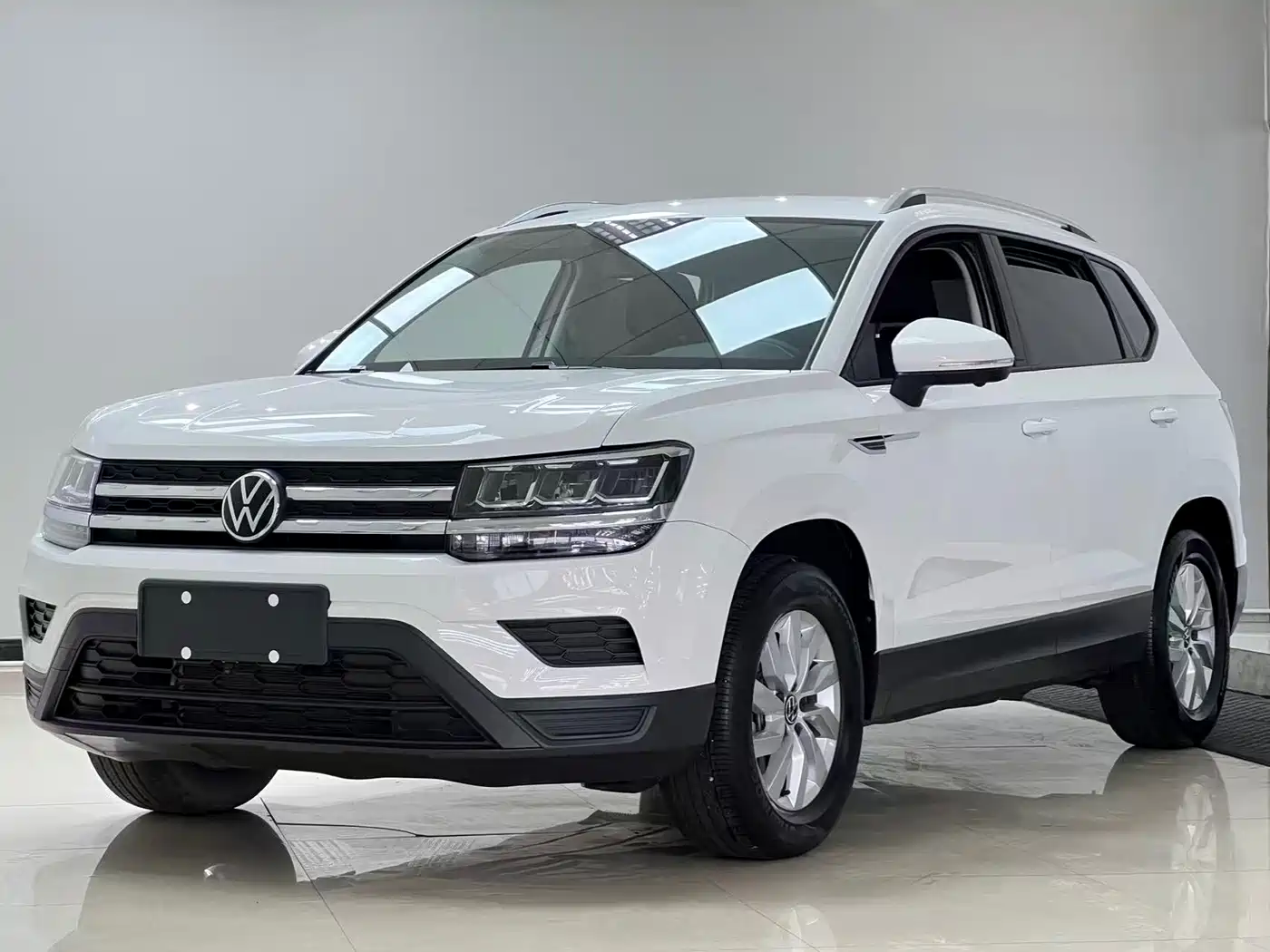 Volkswagen Tharu 2021 Model 280TSI 2WD Trend Edition