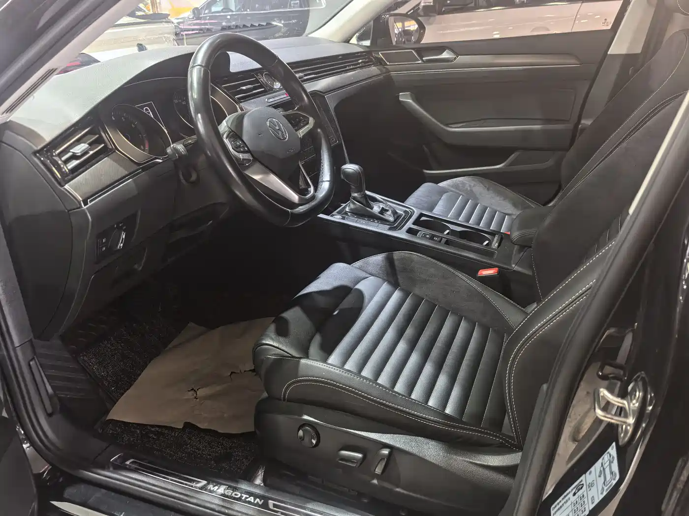 Volkswagen Magotan 2020 330TSI DSG Luxury фото 4