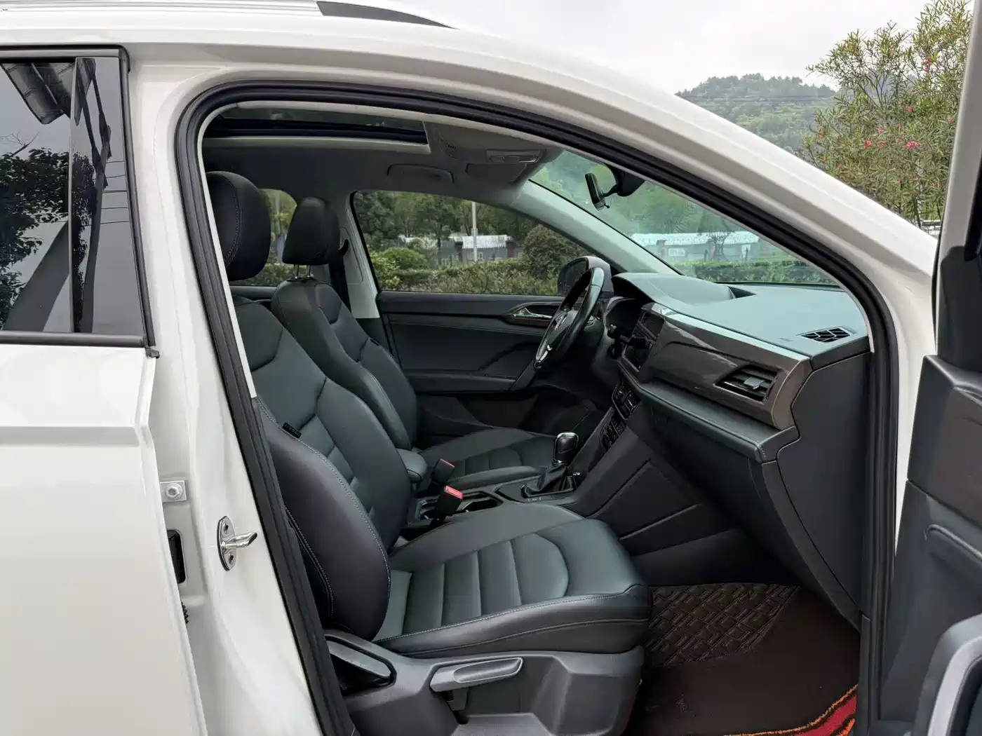 Volkswagen Tharu 2022 280TSI 2WD Comfort фото 6