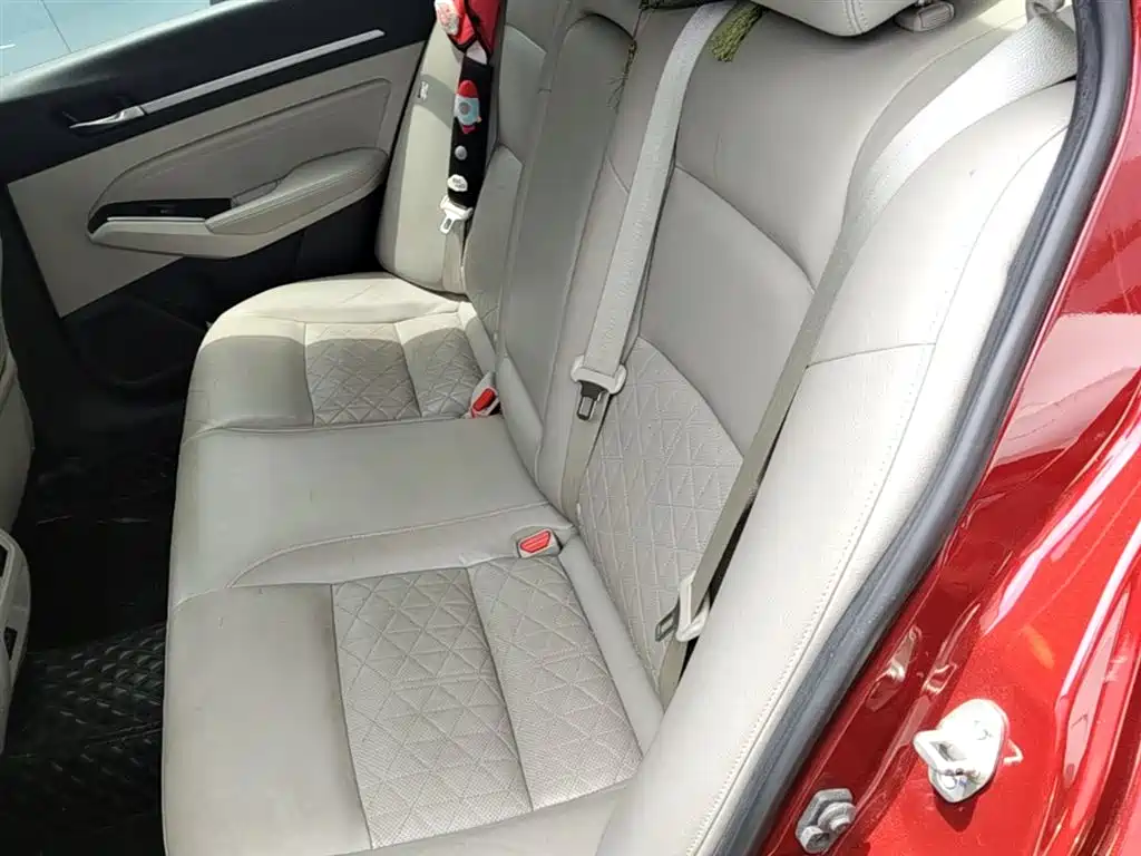 Фото 24 - Nissan Teana