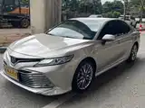 Фото 1 - Toyota Camry
