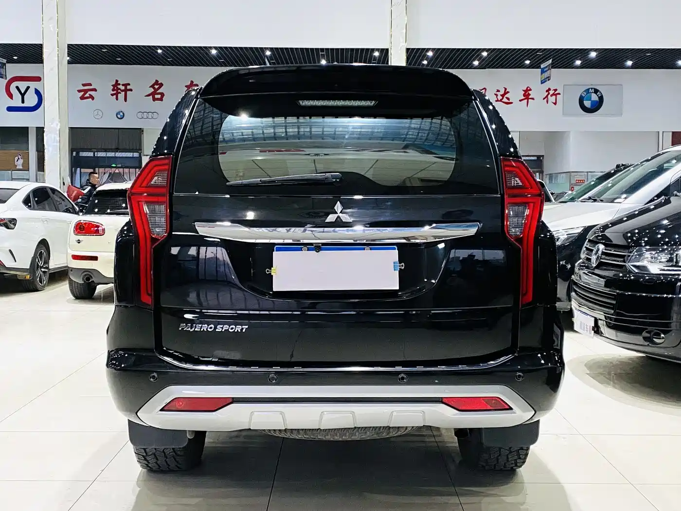 Mitsubishi Pajero Sport (Import) 2020 3.0L Luxury Edition фото 16