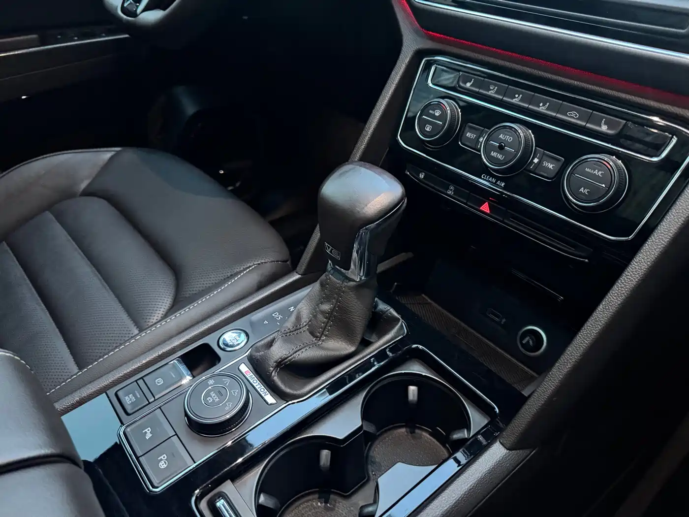 Volkswagen Teramont 2017 530 V6 4WD Flagship Edition фото 24