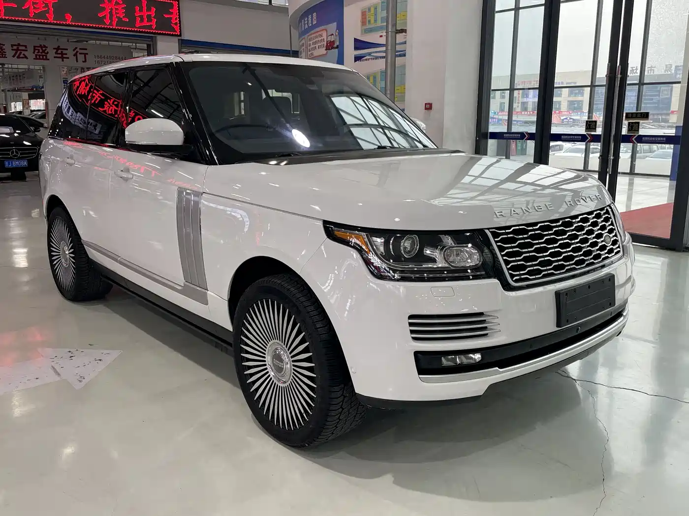 Land Rover Range Rover 2015 3.0 SC V6 Vogue фото 3