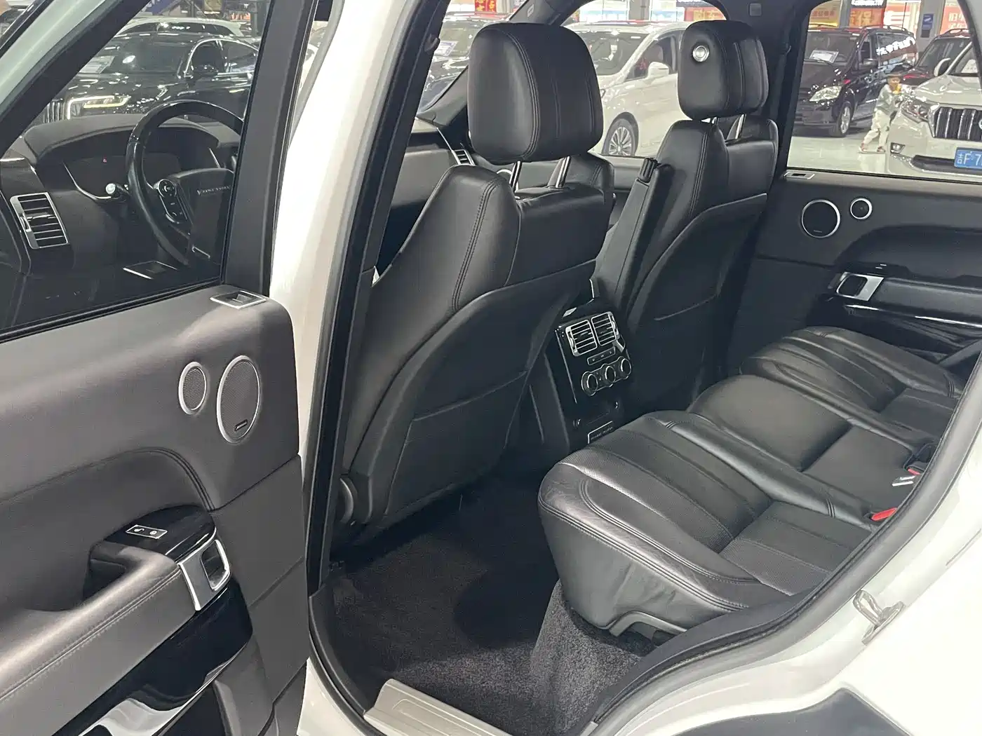 Land Rover Range Rover 2015 3.0 SC V6 Vogue фото 5