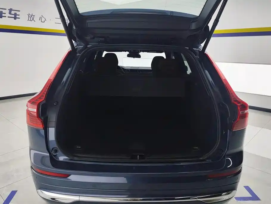 Фото 4 - Volvo XC60