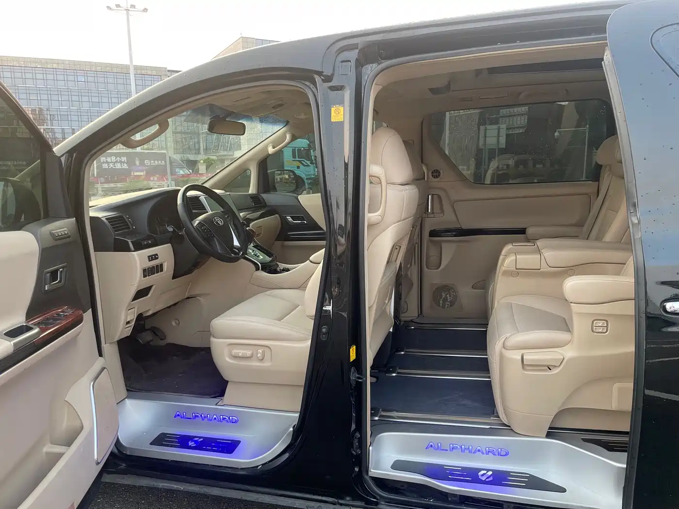 Toyota Alphard 2011 3.5L Luxury Edition фото 14