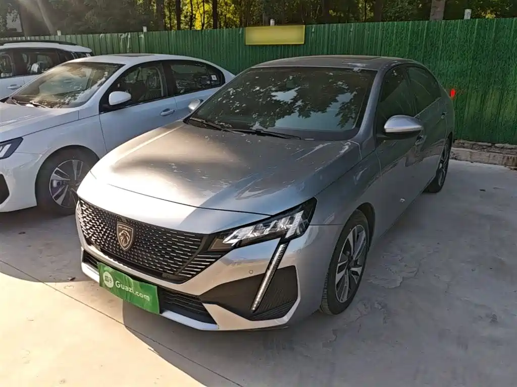 Peugeot 408 2022 1.6T Light Chaser Edition