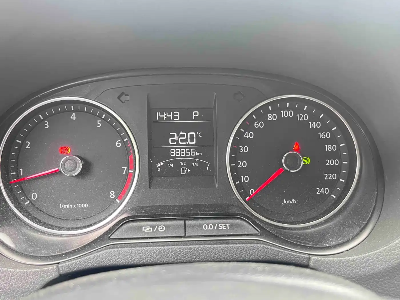 Volkswagen Polo 2014 1.6L Automatic Comfort Edition фото 9