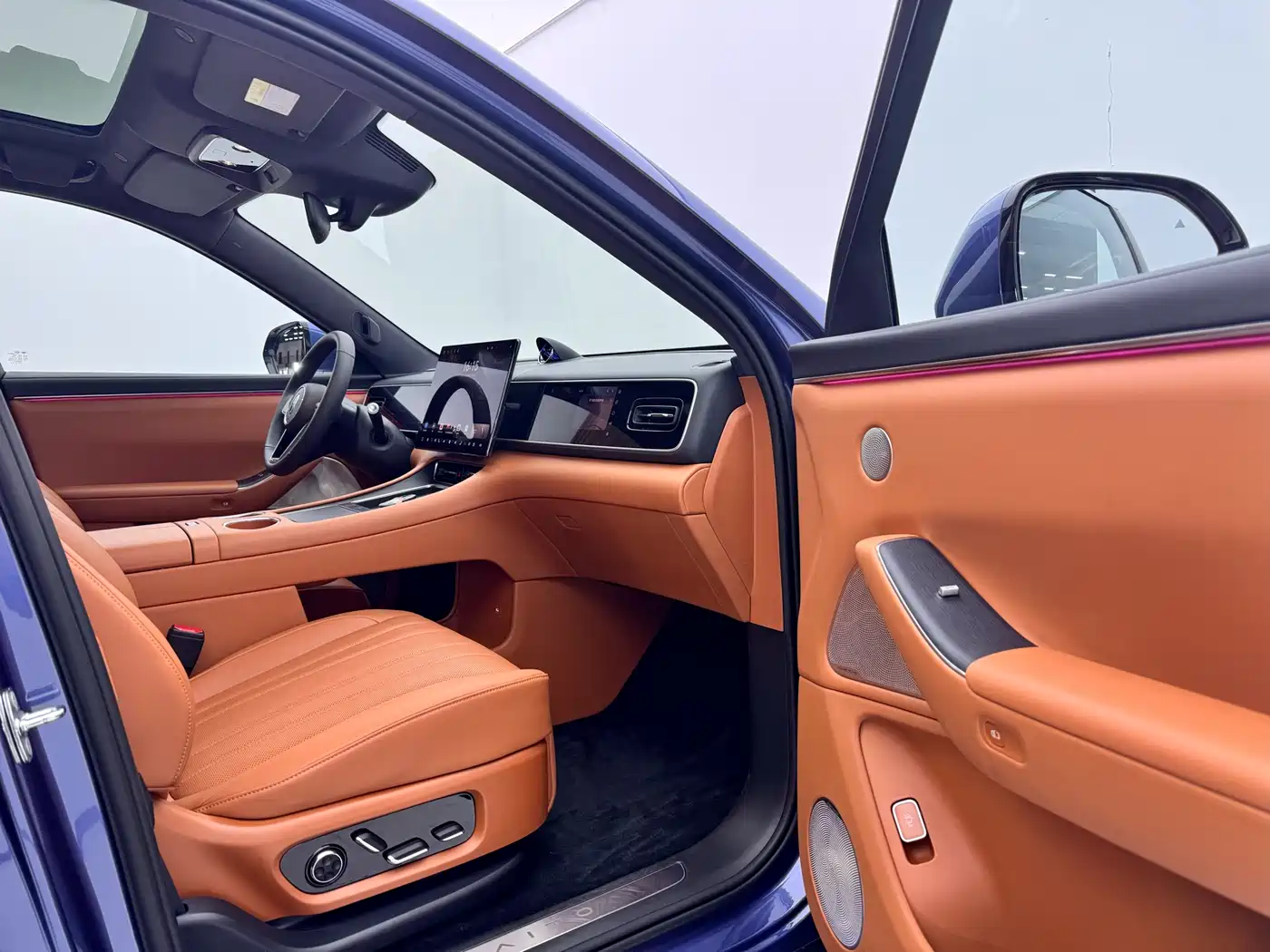 AITO Wenjie AITO M7 2026 Extended Range Ultra AWD 5-Seater фото 7