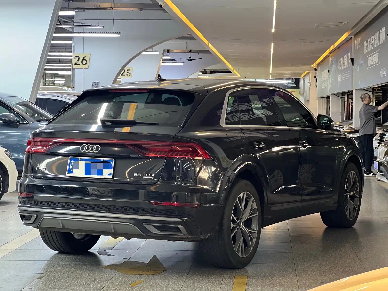 Фото 5 - Audi Q8