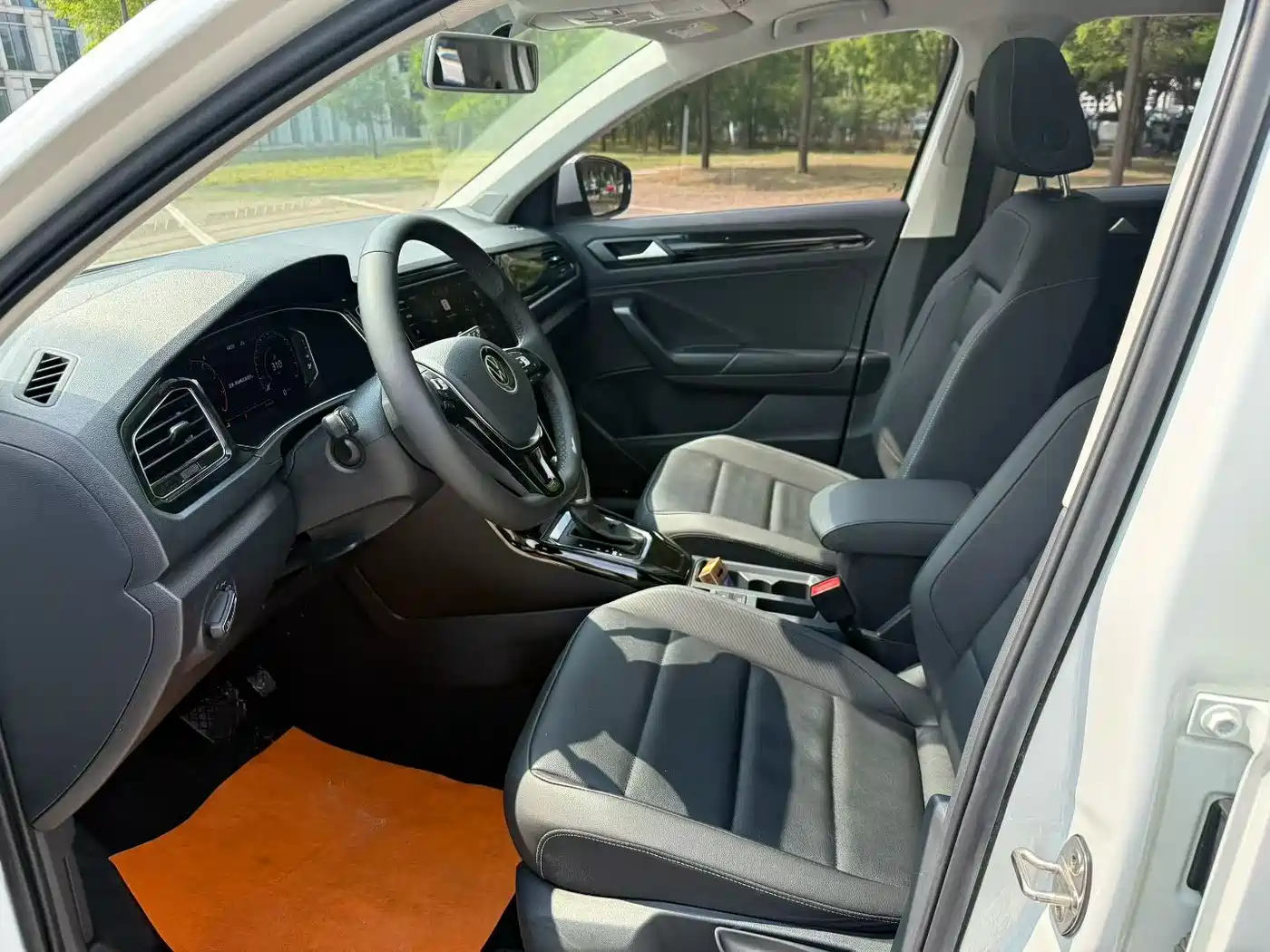 Volkswagen T-ROC 2021 280TSI DSG 2WD Comfort Connected фото 6