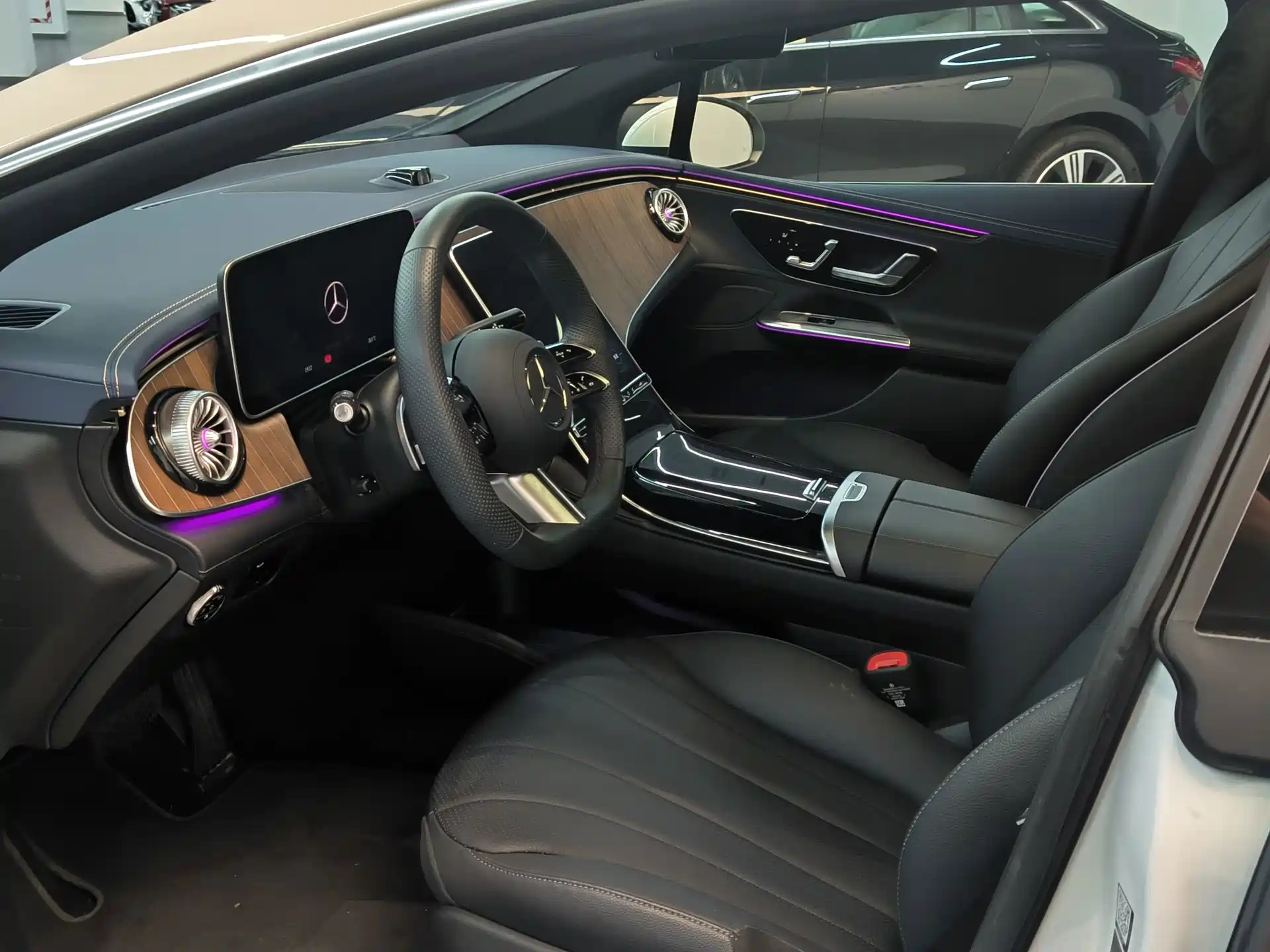 Фото 7 - Mercedes-Benz EQE