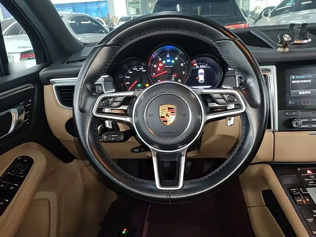 Porsche Macan 2017 Macan 2.0T фото 11