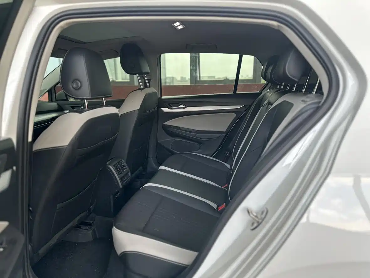 Volkswagen Golf 2023 280TSI DSG Pro фото 6