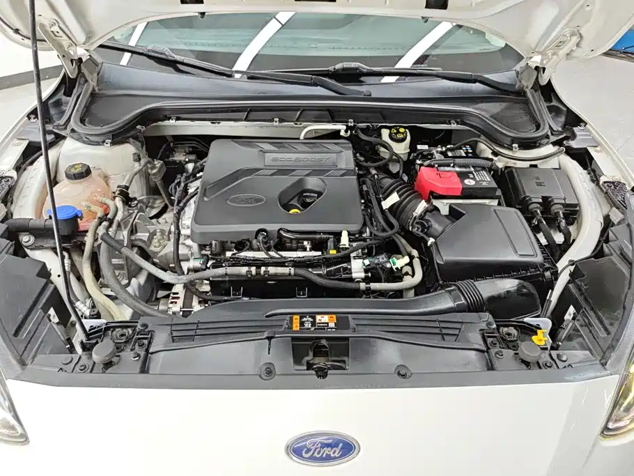 Фото 10 - Ford Focus
